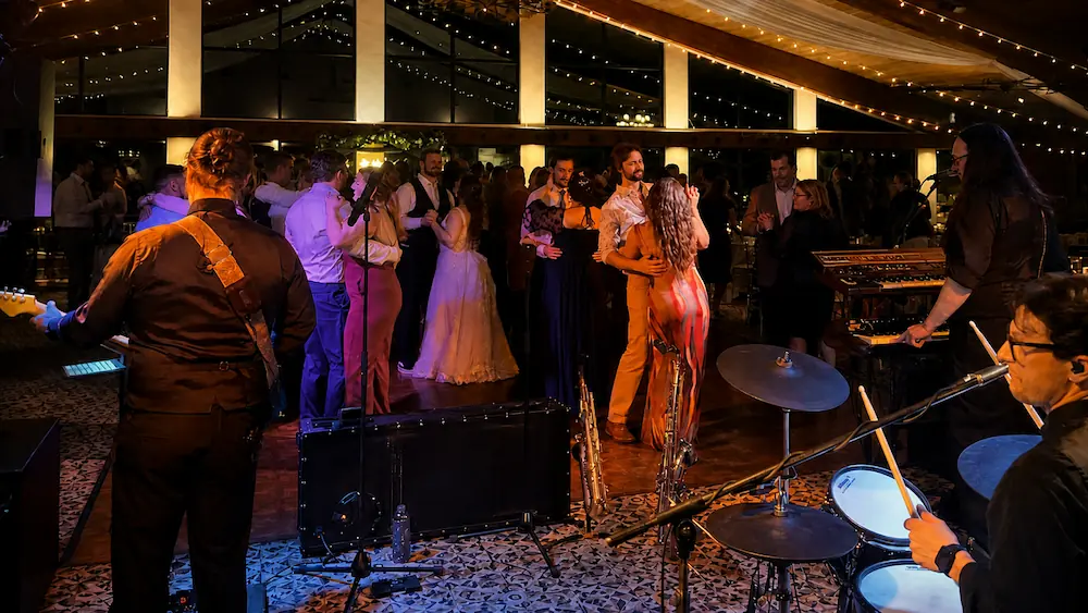 Weekend ComeBack performing at a Paint Creek Country Club wedding in Rochester Michigan