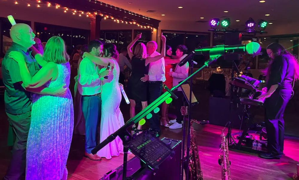 Guests dancing during a Stonebridge Golf Club wedding with Weekend ComeBack