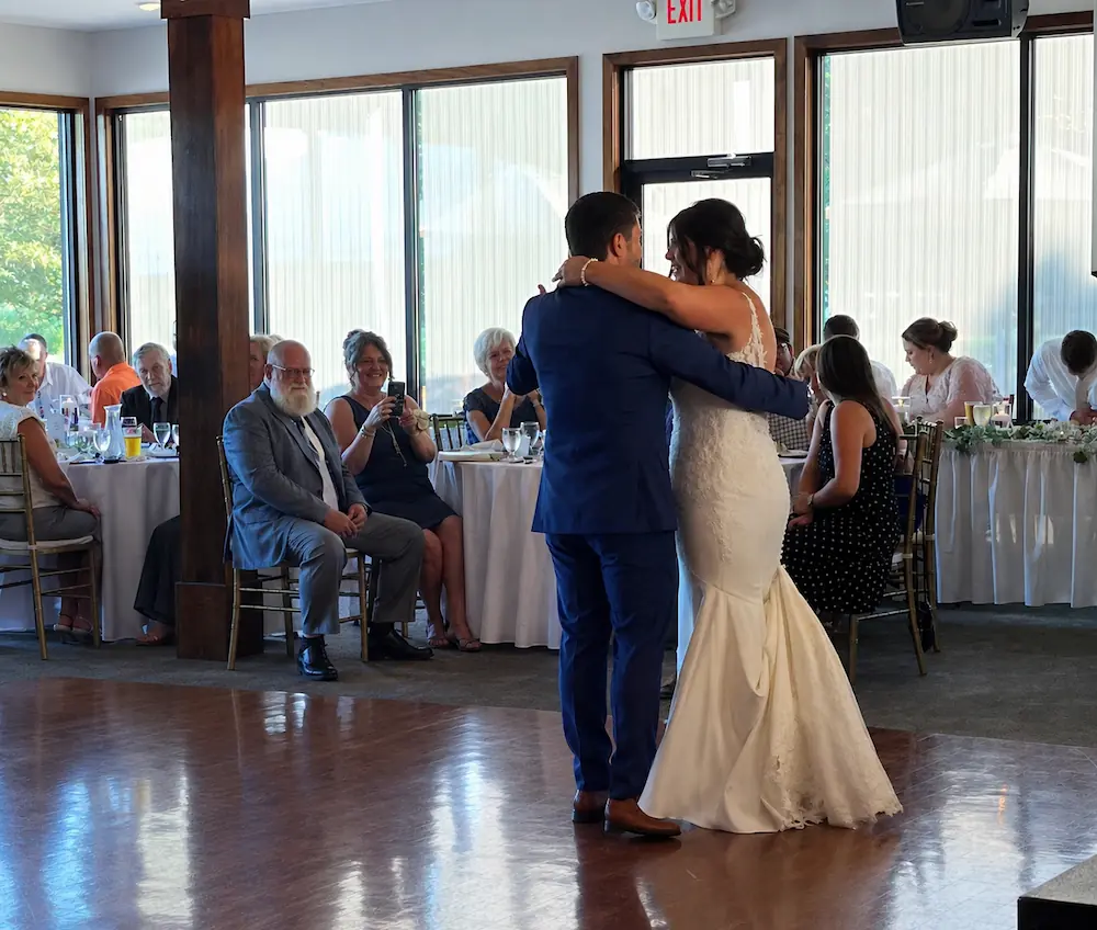 First dance at Stonebridge Golf Club wedding with live music