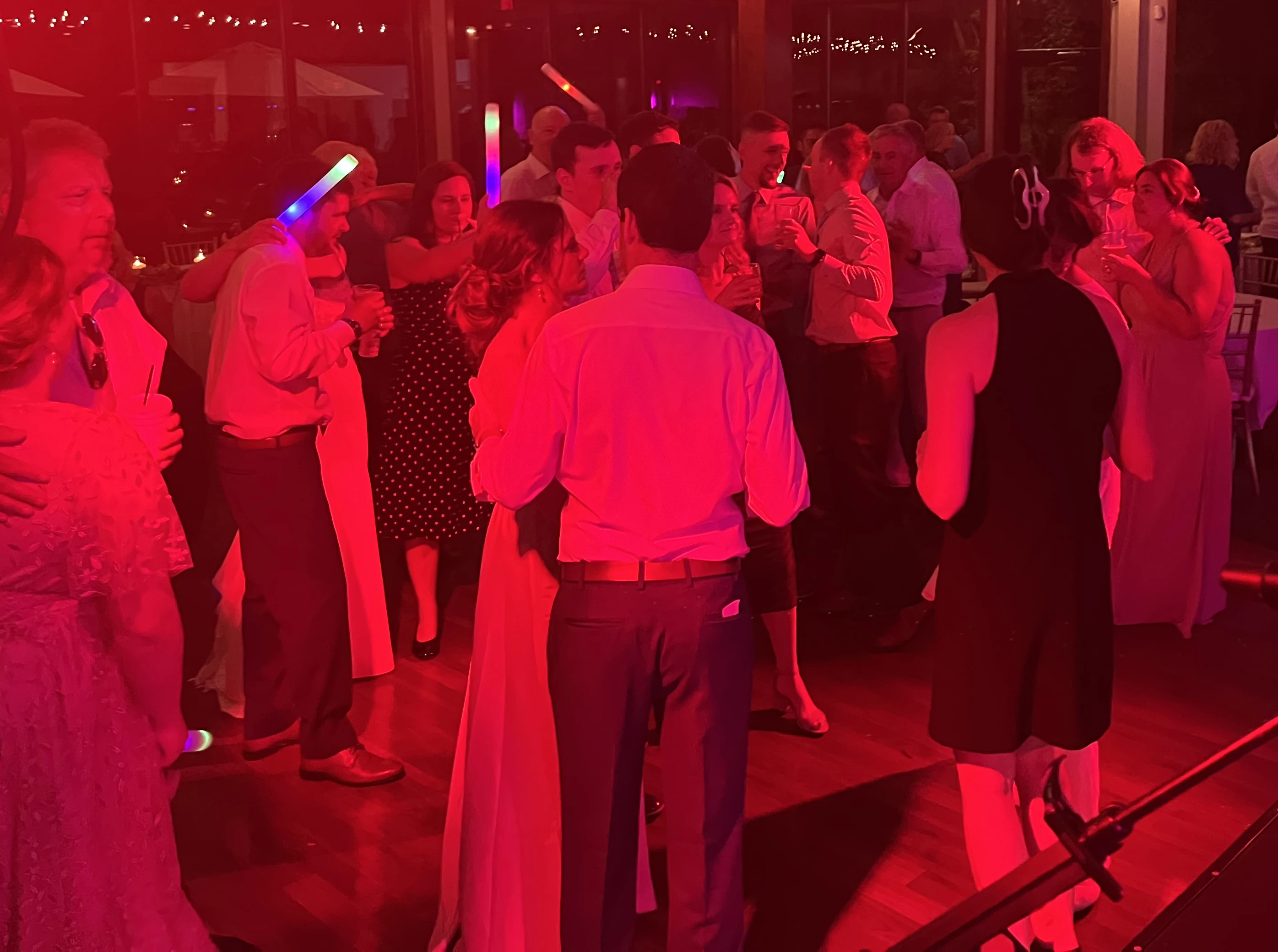 Stonebridge Golf Club wedding reception with Weekend ComeBack performing live