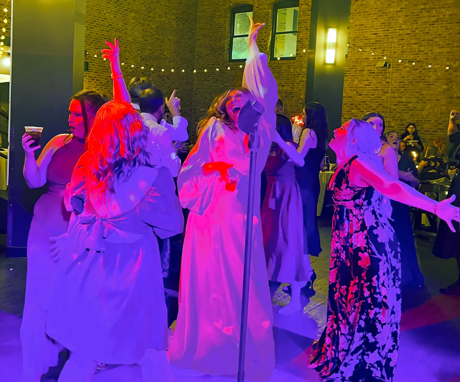 Weekend ComeBack vocalist performing live at Chatham Armoury wedding reception